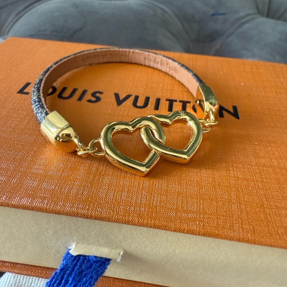 Louis Vuitton Gold and Brown Heart Bracelet - Picture 2 of 6